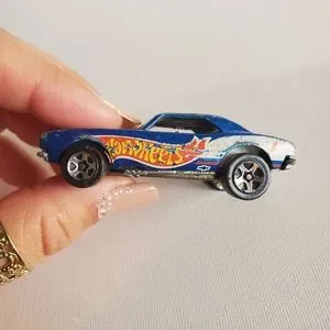 ホットウィール hells dept. 67 CAMARO Just bought this Camaro at 7-11. I like it, but I feel dumb